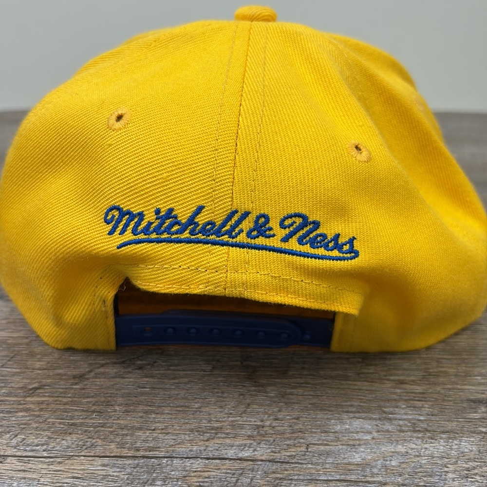 NEW Men's Denver Nuggets Core Basic Gold/Royal HWC Mitchell & Ness Snapback Hat - Picture 2 of 4
